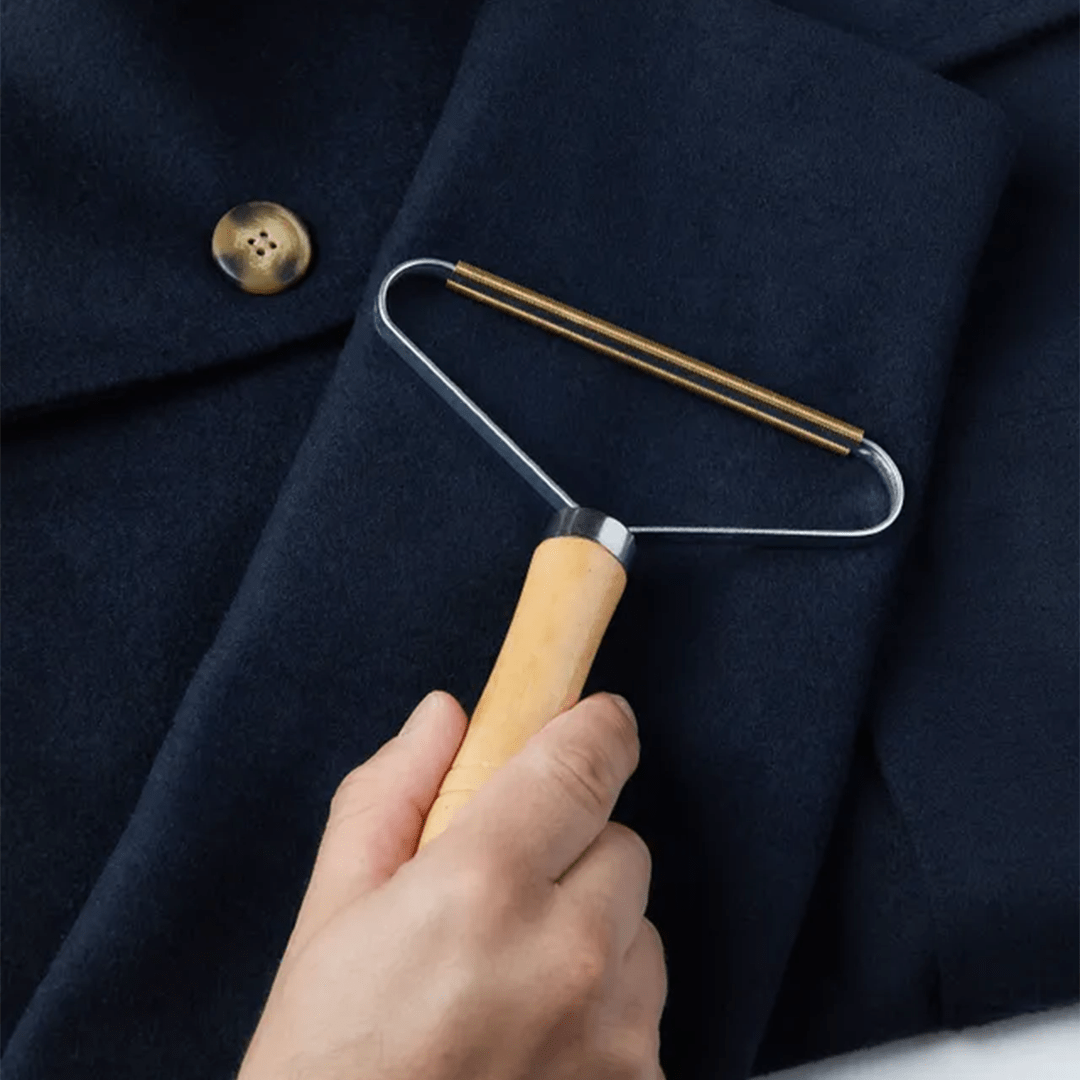 Effective Pet Hair Lint Remover made from Beech Wood- Eco-Friendly & Reusable